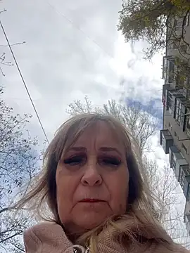 Irina2909xh online show from April 21, 2026, 12:22 pm