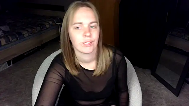 Snapshot of MissGirly chatting on October 24, 2025, 6:48 pm MissGirly online show from October 24, 2025, 6:48 pm