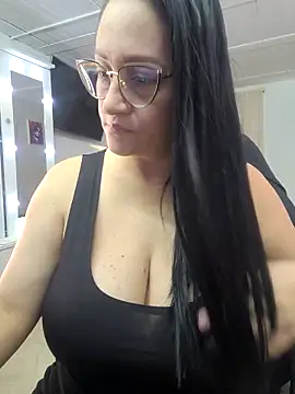 Ameliarizo online show from November 1, 2025, 10:01 pm