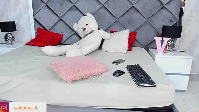 valentina fi online show from January 30, 2025, 12:27 pm