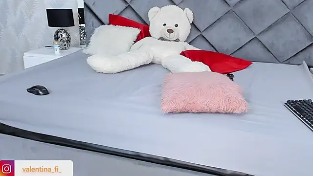 valentina fi online show from February 2, 2025, 2:13 pm