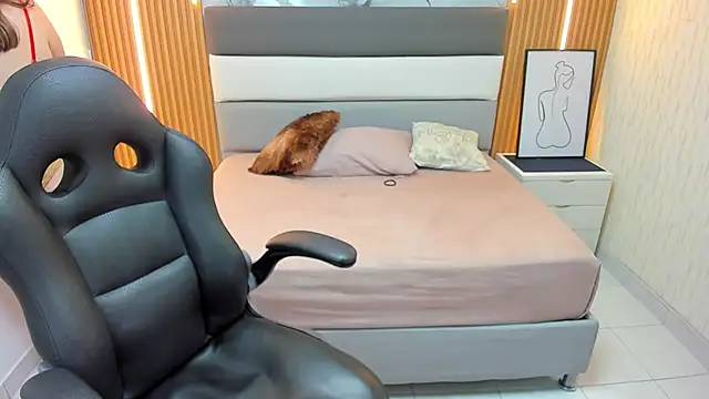 LEYNABRAUN online show from November 29, 2025, 12:30 pm