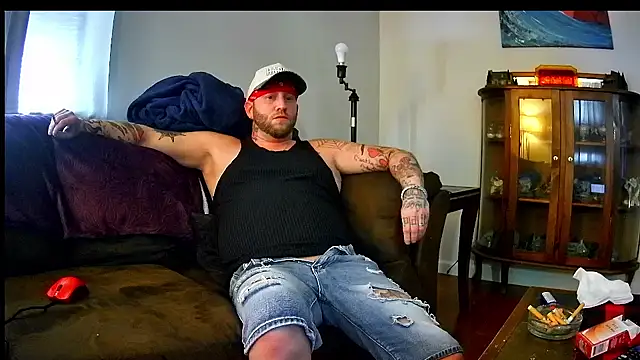 Snapshot of Livingpuddle chatting on July 2, 2026, 8:04 pm Livingpuddle online show from July 2, 2026, 8:04 pm