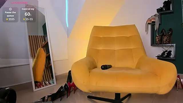 Ashley leon  online show from April 23, 2026, 7:49 pm