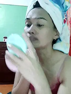 QueenSoreal online show from September 21, 2025, 3:24 pm