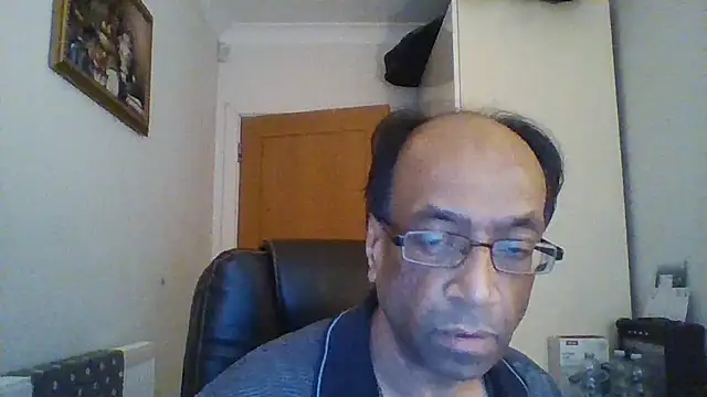 rauncher1 online show from December 2, 2024, 9:02 am