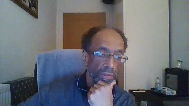 rauncher1 online show from November 6, 2025, 9:43 am