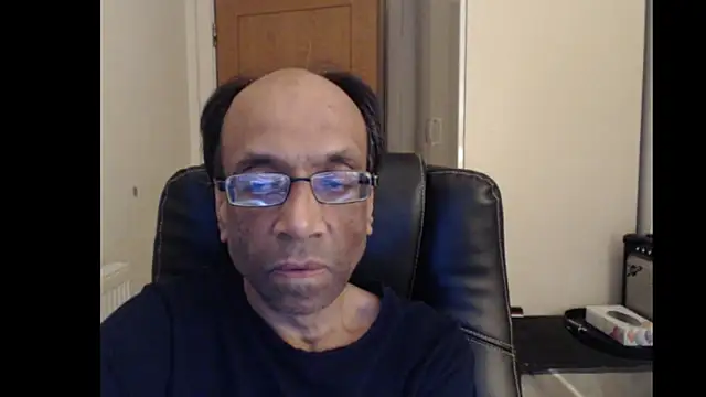 Snapshot of rauncher1 chatting on April 28, 2026, 10:15 pm rauncher1 online show from April 28, 2026, 10:15 pm