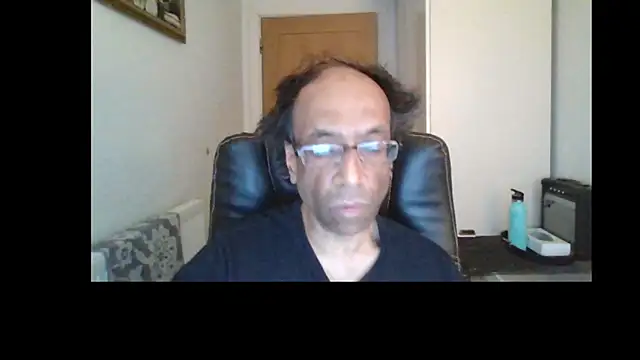 Snapshot of rauncher1 chatting on May 28, 2026, 9:06 am rauncher1 online show from May 28, 2026, 9:06 am