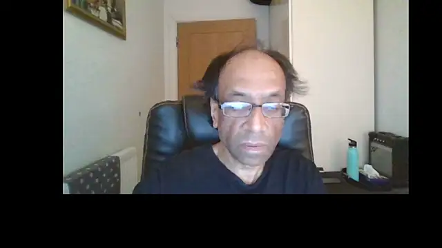 Snapshot of rauncher1 chatting on June 1, 2026, 8:05 am rauncher1 online show from June 1, 2026, 8:05 am