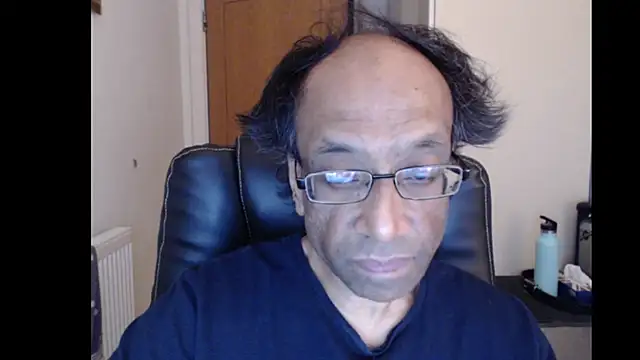 Snapshot of rauncher1 chatting on June 2, 2026, 8:05 am rauncher1 online show from June 2, 2026, 8:05 am