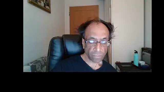 Snapshot of rauncher1 chatting on July 18, 2026, 8:29 am rauncher1 online show from July 18, 2026, 8:29 am