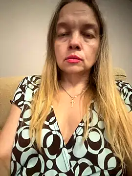 Susanel online show from September 15, 2025, 4:40 pm