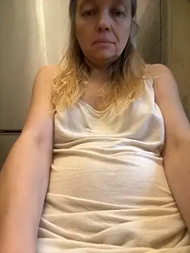 Susanel online show from October 27, 2025, 12:53 pm