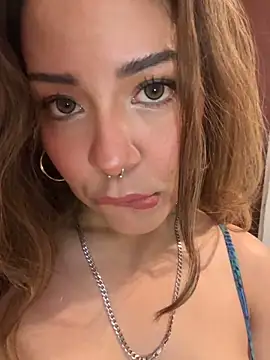 LilEuphoria online show from April 1, 2026, 4:02 am