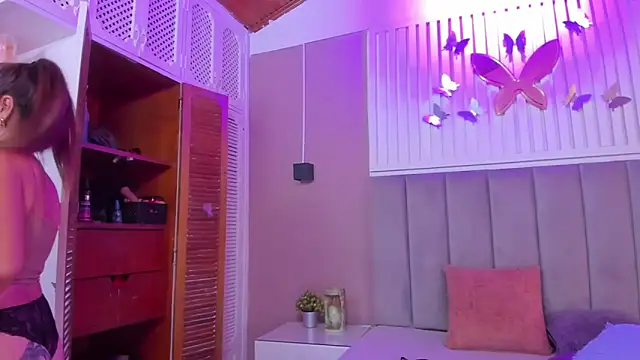 chantall1375 online show from February 20, 2025, 1:57 am