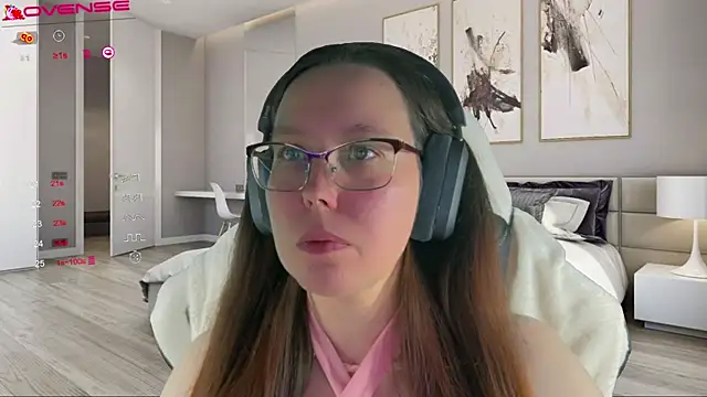 Snapshot of Victoria_Romans chatting on October 7, 2025, 1:25 am Victoria Romans online show from October 7, 2025, 1:25 am