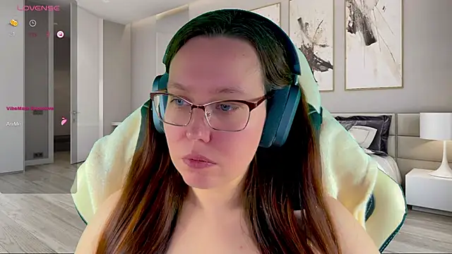 Snapshot of Victoria_Romans chatting on October 23, 2025, 8:13 am Victoria Romans online show from October 23, 2025, 8:13 am