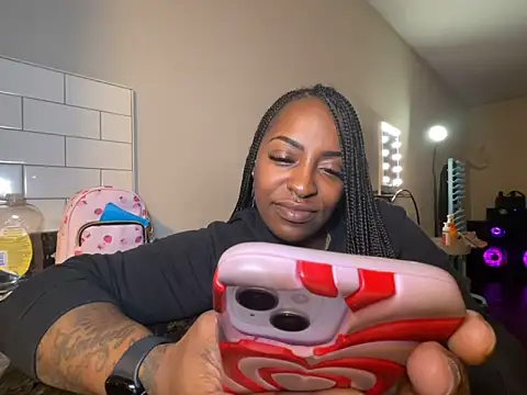 Snapshot of ChocolateTingz chatting on February 16, 2026, 1:35 am ChocolateTingz online show from February 16, 2026, 1:35 am