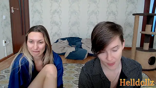 Snapshot of Helldollz chatting on December 11, 2024, 9:30 am Helldollz online show from December 11, 2024, 9:30 am