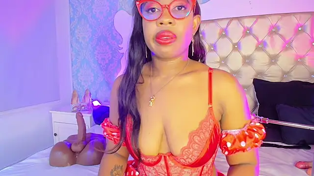 Snapshot of CaseyMoon chatting on May 9, 2026, 1:27 pm CaseyMoon online show from May 9, 2026, 1:27 pm
