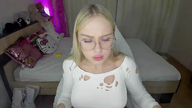 ElinOceanX online show from October 1, 2025, 4:13 pm