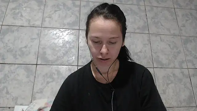 Venusluxodomme online show from October 4, 2025, 7:28 am