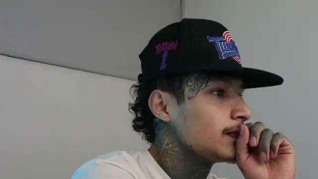 trieone online show from February 11, 2025, 5:58 am