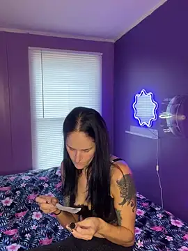 lolabunny9 online show from December 20, 2024, 6:24 pm