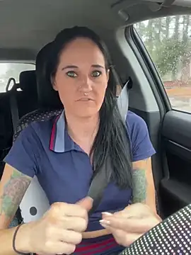 lolabunny9 online show from January 18, 2025, 7:26 pm