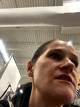 lolabunny9 online show from February 14, 2025, 4:41 pm