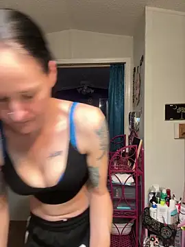 lolabunny9 online show from March 3, 2025, 2:37 pm