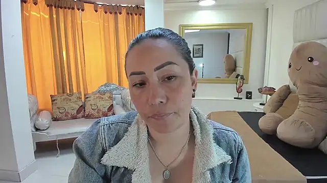 gaby trent online show from September 16, 2025, 1:56 pm