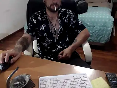 Snapshot of pose14 chatting on March 8, 2026, 10:08 am pose14 online show from March 8, 2026, 10:08 am