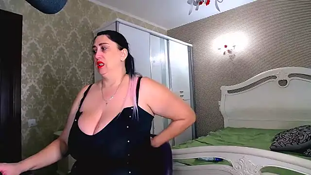 Snapshot of Evelyn_Shy chatting on January 7, 2025, 6:38 am Evelyn Shy online show from January 7, 2025, 6:38 am