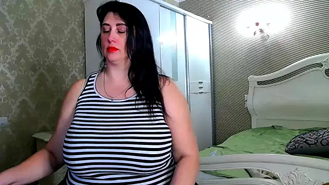 Snapshot of Evelyn_Shy chatting on March 12, 2025, 10:05 am Evelyn Shy online show from March 12, 2025, 10:05 am