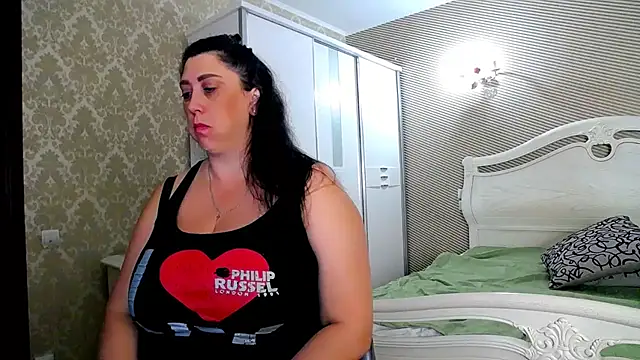 Snapshot of Evelyn_Shy chatting on September 23, 2025, 6:27 am Evelyn Shy online show from September 23, 2025, 6:27 am