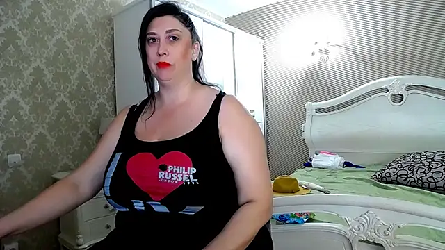 Snapshot of Evelyn_Shy chatting on October 28, 2025, 7:34 am Evelyn Shy online show from October 28, 2025, 7:34 am