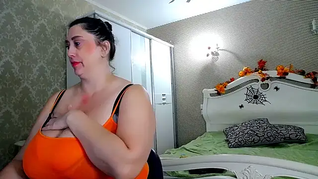 Snapshot of Evelyn_Shy chatting on November 5, 2025, 11:54 am Evelyn Shy online show from November 5, 2025, 11:54 am