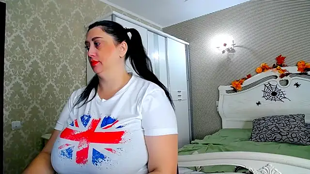 Snapshot of Evelyn_Shy chatting on November 7, 2025, 7:19 am Evelyn Shy online show from November 7, 2025, 7:19 am