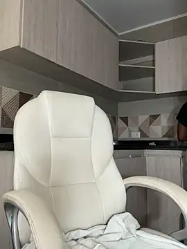 cristaaalclocks1 online show from March 12, 2025, 7:49 pm