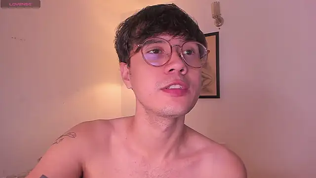 LeaneSeb online show from November 14, 2025, 9:41 am