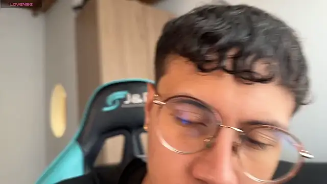 LeaneSeb online show from April 4, 2026, 2:47 pm