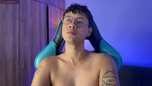 LeaneSeb online show from April 21, 2026, 12:22 pm