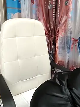 Mika Passion online show from April 10, 2026, 6:40 am