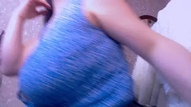 Snapshot of AyaMoon chatting on January 3, 2025, 5:50 am AyaMoon online show from January 3, 2025, 5:50 am