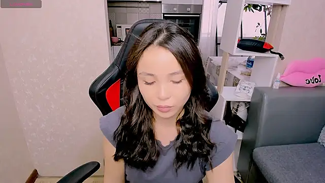 Snapshot of AyaMoon chatting on October 13, 2025, 4:56 am AyaMoon online show from October 13, 2025, 4:56 am