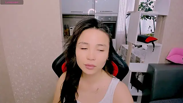 Snapshot of AyaMoon chatting on October 15, 2025, 4:56 am AyaMoon online show from October 15, 2025, 4:56 am