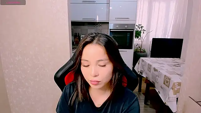 Snapshot of AyaMoon chatting on October 29, 2025, 4:37 am AyaMoon online show from October 29, 2025, 4:37 am