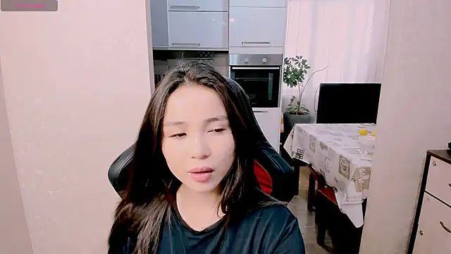 Snapshot of AyaMoon chatting on November 4, 2025, 5:28 am AyaMoon online show from November 4, 2025, 5:28 am